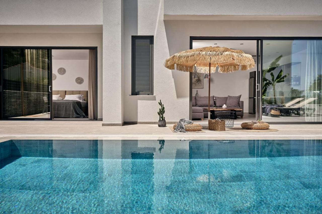 Bougainvillea Villa Keri Exterior photo